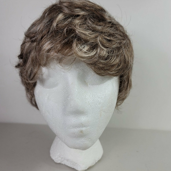 Paula Young Wig WL Colleen Avg 14/26A Sunkissed Blonde Highlights Great pre-owne - Picture 3 of 11
